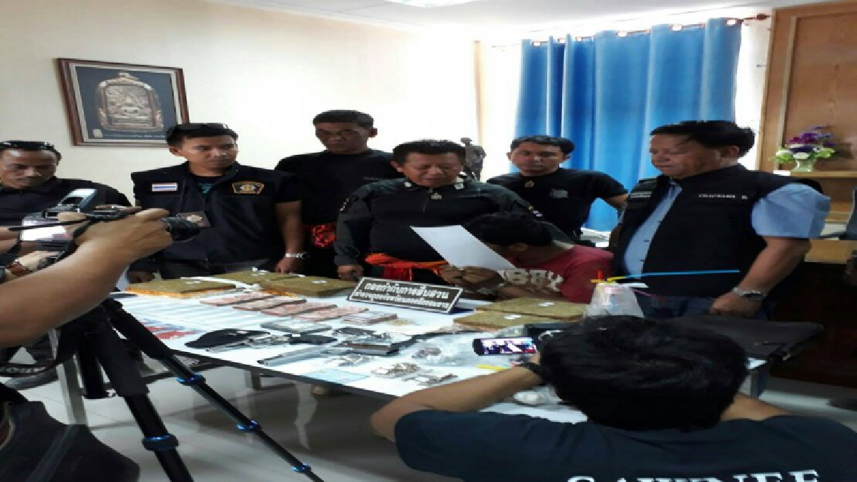 นปพ. บุกรวบสายฟ้าแลบ "เสือต่อสวนไอ้เลา" สมุน "เสือมุ่ย" มือปืนชื่อดังและพ่อค้ายาเสพติดรายใหญ่