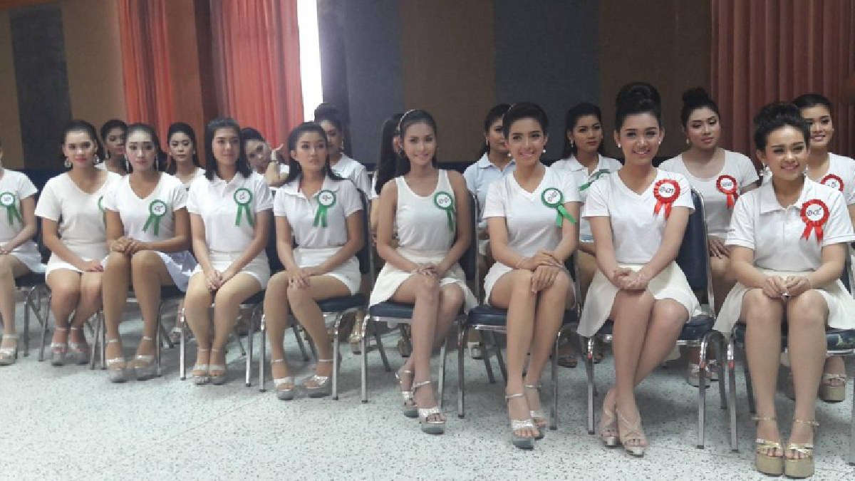โฉมเอยโฉมงาม..!! สาวงามแห่สมัคร ประกวดนางนพมาศ ในงานลอยกระทงประจำปี 2560 หลังหยุดการประกวดมา 2 ปี (มีคลิป)