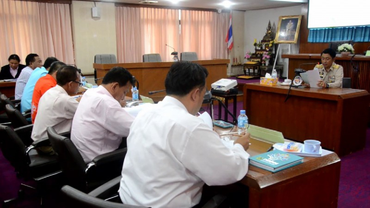 เตรียมตัวหารือรับมือ!! ผู้ว่าฯตรังเรียกประชุมเตรียมความพร้อม การป้องกันและบรรเทาภัยพิบัติ