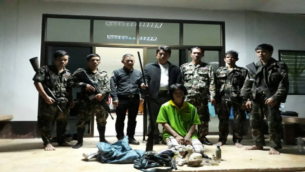 โดนจับก่อนล่า..!! อช.เขาแหลม รวบพรานกระเหรี่ยงพร้อมอาวุธปืน ลอบล่าสัตว์ป่าบ้านลิเจีย อ้างล่าขายเอาเงินเที่ยวลอยกระทง!?