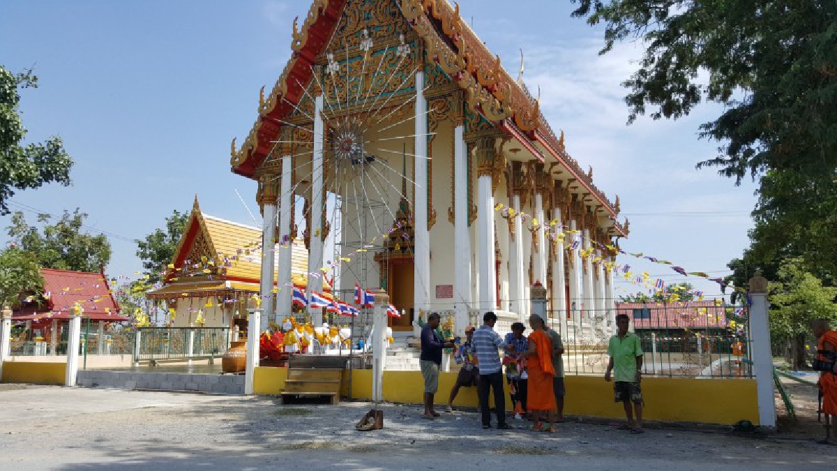 สุพรรณบุรี วัดดอนคาเตรียมจัดลอยกระทง7สีรอบโบสถ์สะเดาะเคราะห์