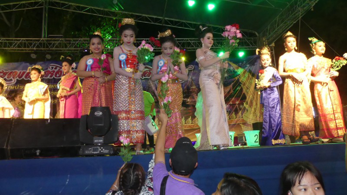 สวยงามสุดๆ..!! เด็กและเยาวชน ทต.ลำลูกกา ร่วมประกวดหนูน้อยนพมาศ ในงานลอยกระทง ประจำปี พ.ศ.2560