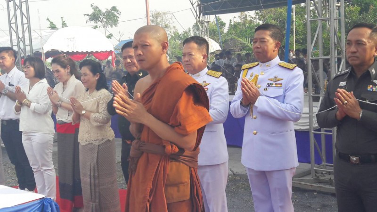 ลพบุรี!! พระเกจิคณาจารย์ร่วมพิธีพุทธาภิเษกพระบรมรูปสมเด็จพระนเรศวรมหาราช