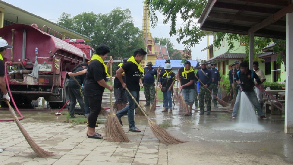 ช่วยเหลือเก็บกวาด..!! อำเภอวิเศษชัยชาญ สนธิกำลังทำบิ๊กคลีนนิ่งเดย์ (Big Cleaning Day) ฟื้นฟูโรงเรียนหลังถูกน้ำท่วม