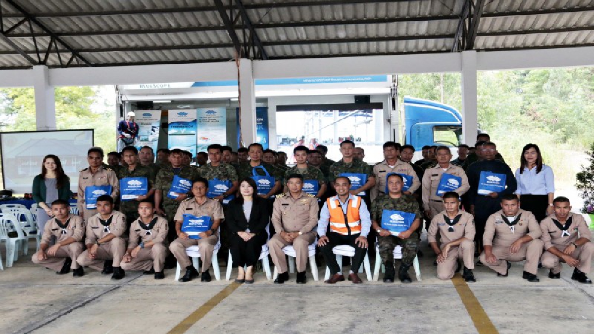 กองทัพเรือเปิดฝึกอบรมอาชีพการติดตั้งหลังคาเมทัลชีทให้ข้าราชการทหาร