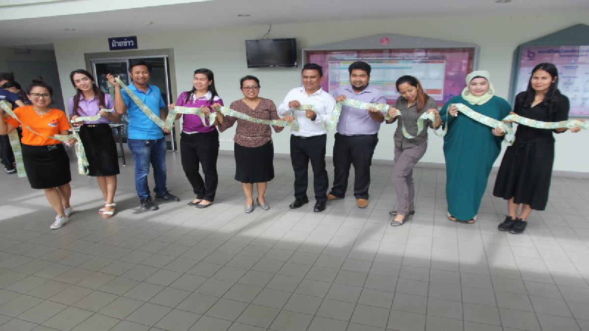 ชมรมนักข่าวสุราษฎร์ธานี ชวนชาวเมืองคนดี ร่วมร้อยสายธารแห่งแรงศรัทธา ด้วยแบงค์ยี่สิบยาวที่สุดในประเทศ มอบให้ ตูน บอดี้สแลม