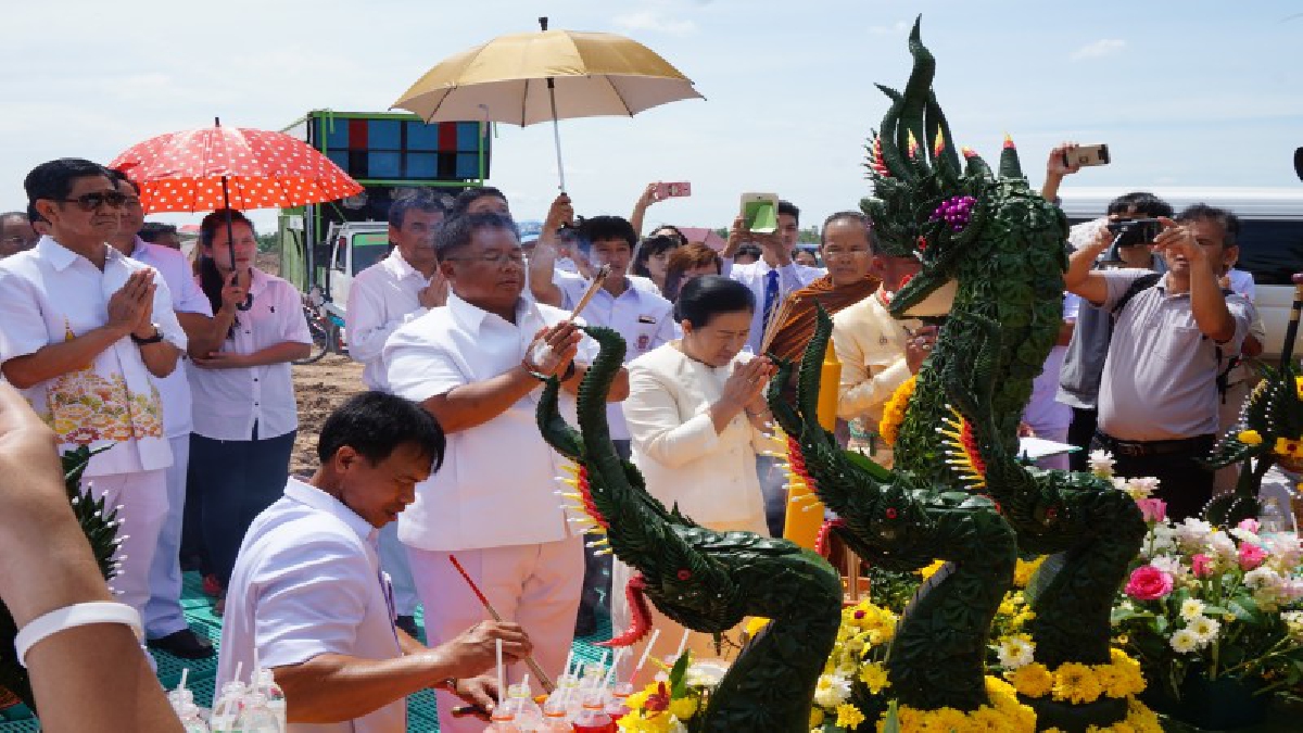 ด้วยพลังศรัทธา . . . เจ้าของบริษัทสร้างเขื่อนไฟฟ้าในลาว สมทบทุนสร้างพญานาคใหญ่สุดในอีสาน (มีคลิป)