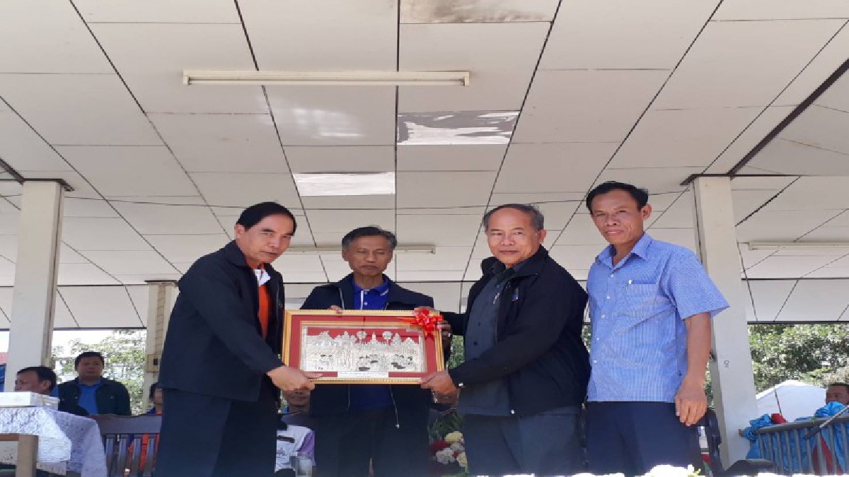 กีฬาเชื่อมสัมพันธ์ 2 ประเทศ ชื่นมื่นไทย-ลาว...โรงเรียนท่าบ่อ จังหวัดหนองคาย เปิดโครงการค่ายฟุตบอลเยาวชนสัมพันธ์อาเซียน ไทย-ลาว