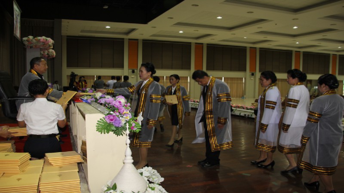 มทร.สุวรรณภูมิ ฝึกซ้อมย่อยการพระราชทานปริญญาบัตรแก่ผู้สำเร็จการศึกษา ประจำปีการศึกษา 2559 ครั้งที่ 31 รวม2,566 คน (ชมคลิป)