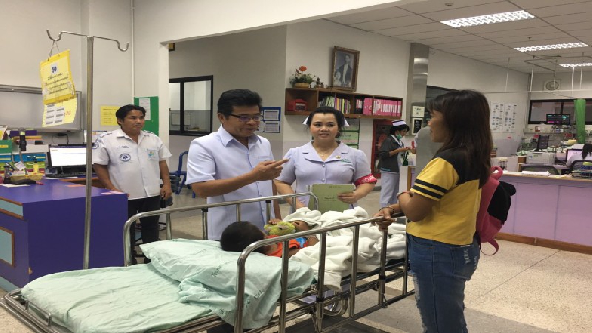ผู้ว่าฯชัยภูมิสั่งตรง..รับตัวหนูน้อยถูกงูเห่ากัดขาจนใกล้เน่า ไม่มีเงินรักษา อยู่ในความดูแลของทีมแพทย์ ยัน..หายเป็นปกติแน่นอน (ชมคลิป)