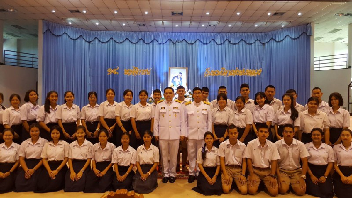 #จ.สระแก้ว . . . นำคณะหัวหน้าส่วนราชการ ร่วมกัน จัดนิทรรศการเฉลิมพระเกียรติ "วันพระบิดาแห่งฝนหลวง" (มีคลิป)