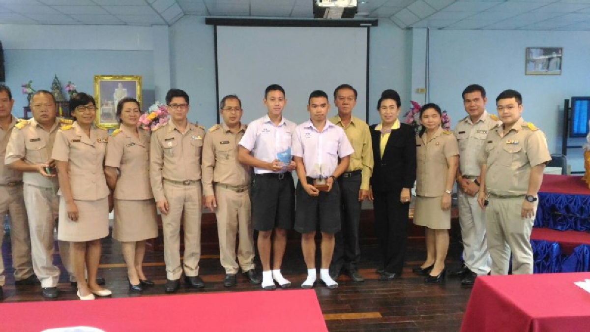 เด็กเก่งต้องชื่นชม..!! ปรบมือรัวๆ ให้เด็กไร้สัญชาติ ที่ไปสร้างชื่อเสียงคว้ารองแชมป์เครืองบินพับเอเซีย ที่จัดขึ้นในประเทศญี่ปุ่น..!? (ชมคลิป)
