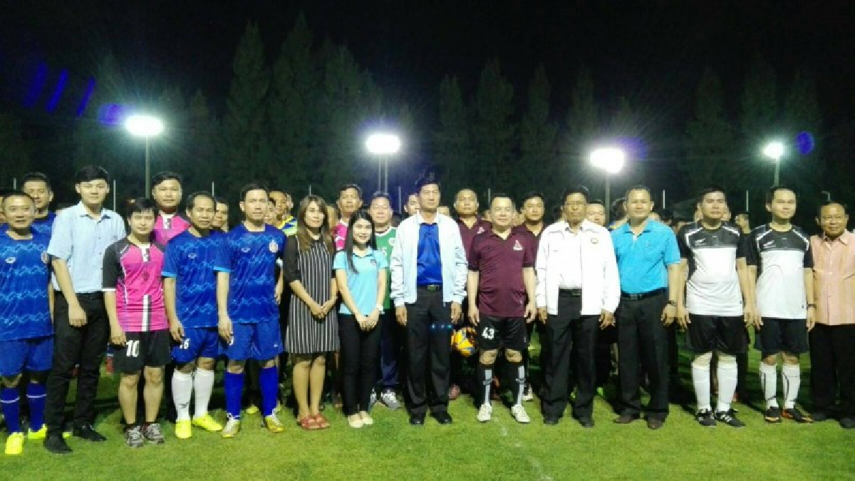 ศึกฟาดแข้ง..!! ผู้การจัดการแข่งขันฟุตบอล 8 คน (7+1) หนองคายโปรลีก ต้อนรับลมหนาวเชื่อมความสัมพันธ์ของหน่วยงาน ครั้งที่ 1