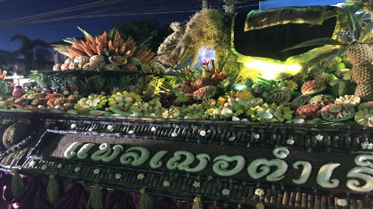 ที่สุดของโลก !! &ldquo;ประกวดขบวนโต๊ะอาหารช้าง&rdquo; สวยงามอลังการ ก่อนพรุ่งเช้า จะมีขบวนพาเหรดช้างและบุปเฟ่อาหารช้างมากที่สุดในโลก (คลิป)