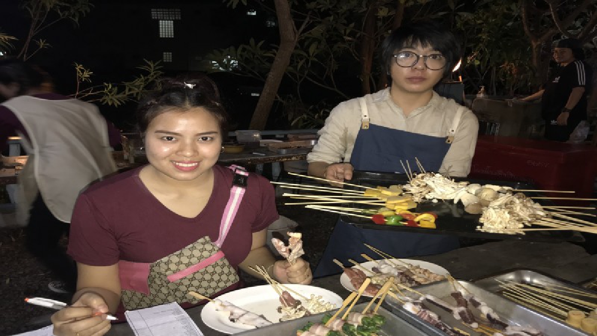 สาวหล่อ อดีตคอลัมนิสต์ชื่อดัง กลับสุรินทร์บ้านเกิด เปิดร้าน “ดาวอังคารบาร์บี & หม่าล่า” สุดฮิป ขวัญใจเด็กแนวเมืองช้าง (มีคลิป)