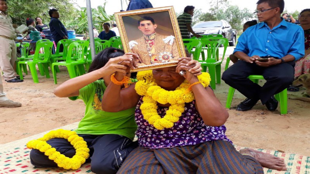ชีวิตนี้จะไม่ลืม..!? คุณยายวัย 70 เป็นสุดปลื้มใจ หลัง นภ.สังขะร่วม อบต.สะกาด ก่อสร้างและส่งมอบบ้านมั่นคงคนยากจน