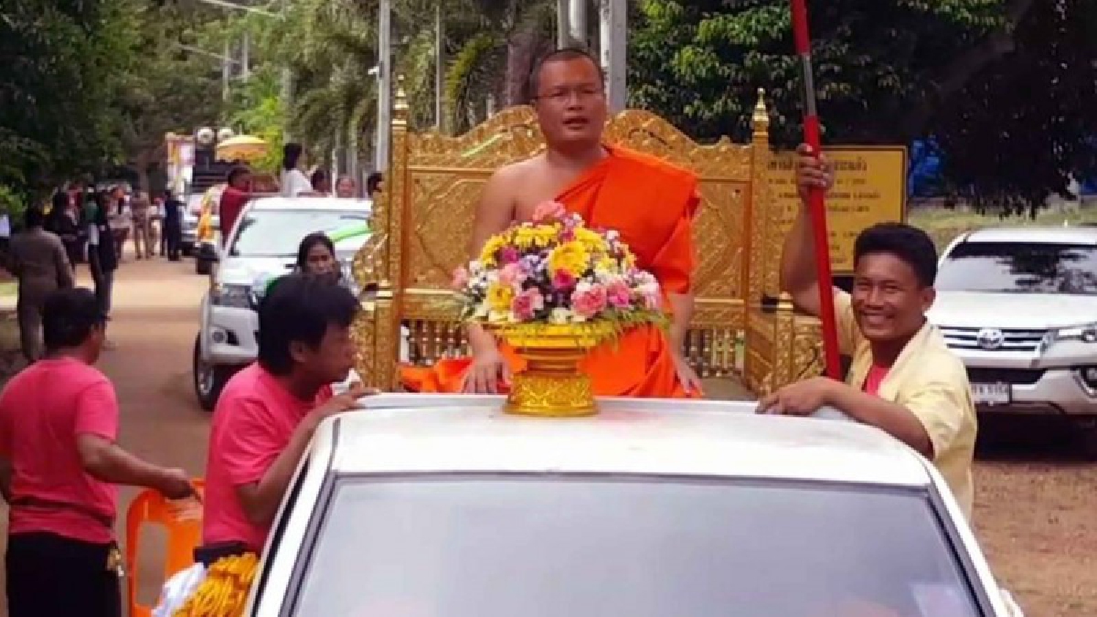 สระแก้ว!! อ่านตราตั้งรองเจ้าอาวาสวัดเหล่าอ้อย พระนักพัฒนา-วิปัสนาฯเป็นเจ้าคณะอำเภออรัญประเทศ ศิษยานุศิษย์แห่ร่วมงานจำนวนมากท่ามกลางสายฝน