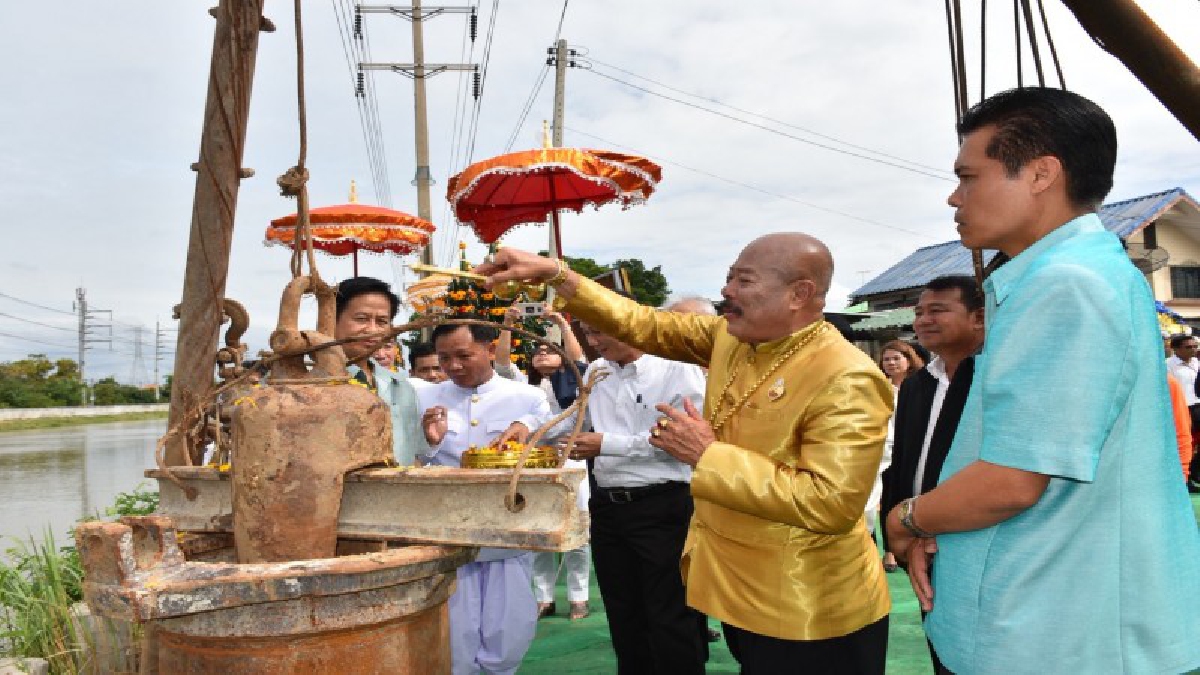 เทศบาลตำบล จ.ปทุมธานี จัดบวงสรวงก่อสร้างสะพานข้ามคลองประปาจากหลัก 6 ไปบ้านใหม่