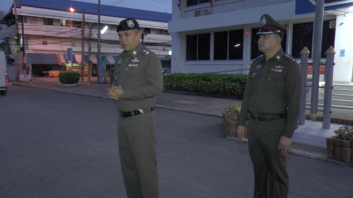 นครนายก..!! สถานีตำรวจภูธรองครักษ์ ระดมปล่อยแถว ลงพื้นที่กวาดล้างอาชญากรรม และยาเสพติดสิ่งผิดกฎหมาย