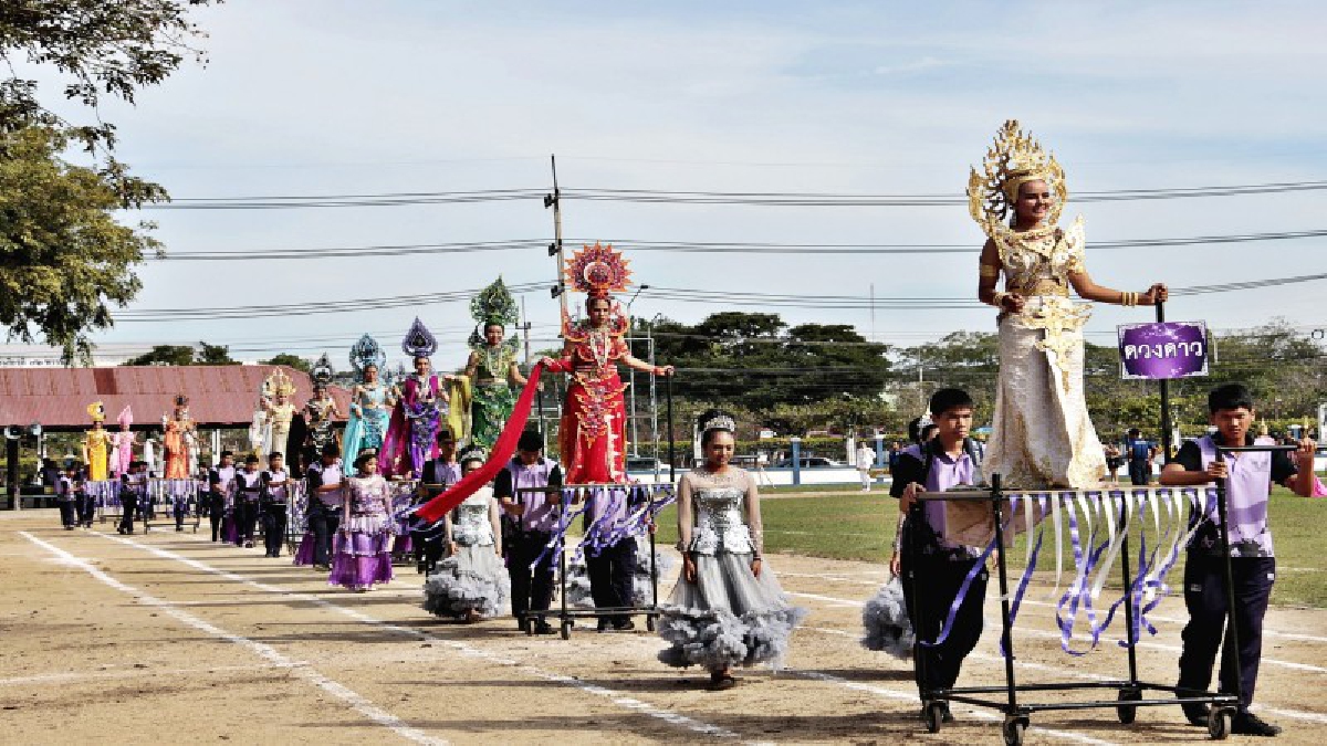 สุดยิ่งใหญ่อลังการ..!! โรงเรียนสิงห์สมุทร เปิดกรีฑา พร้อมขบวนพาเหรด สวยงามตระการตา..!?