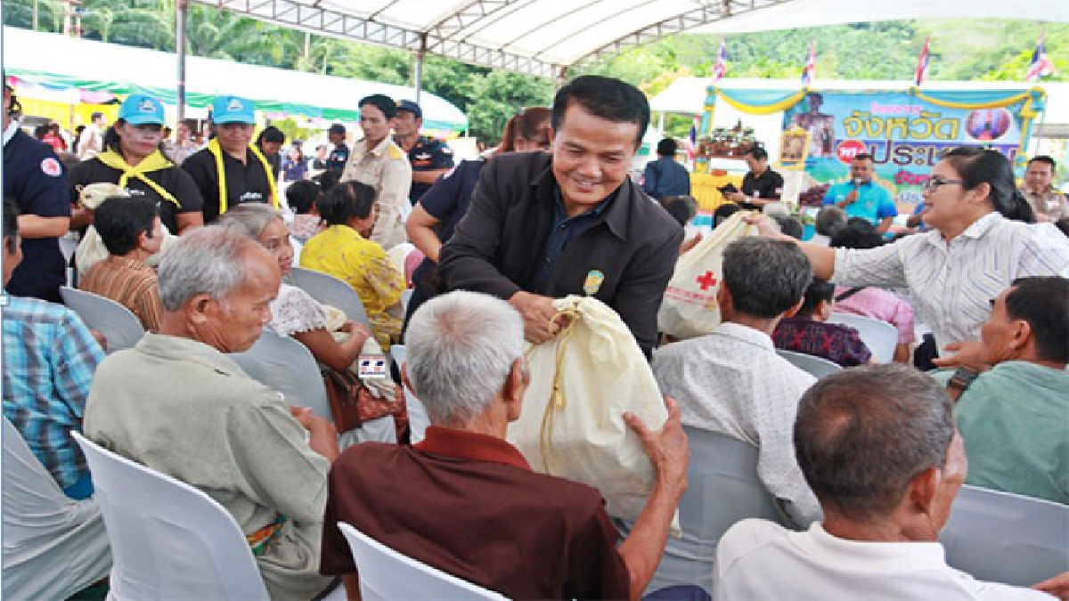 โครงการจังหวัดพบประชาชน..!! บูรณาการทุกภาคส่วนลงพื้นที่ ให้บริการประชาชนในพื้นที่ตำบลเขาค่าย อำเภอสวี (มีคลิป)