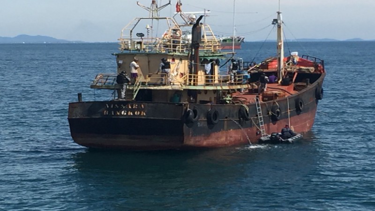 ทรภ.1 เข้มสั่งตรวจจับเรือน้ำมันเถื่อนและเรือประมงเวียตนามรุกล้ำน่านน้ำไทย