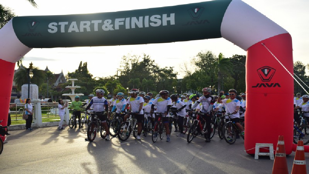 เพื่อสุขภาพที่แข็งแรง..!! รพ.ศิริราชร่วมจังหวัดตราด เดิน วิ่ง ปั่น ป้องกันอัมพาต เฉลิมพระเกียรติ (ชมคลิป)