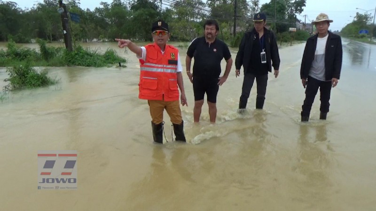 สุดเดือดร้อน..!! จังหวัดตรังอ่วมหนัก ฝนตกต่อเนื่อง ทำน้ำท่วมรวม 5 อำเภอ ประกาศเตือนเป็นเขตภัยพิบัติแล้ว ทำชาวบ้านเดือดร้อนกว่า 5000 คน..!?