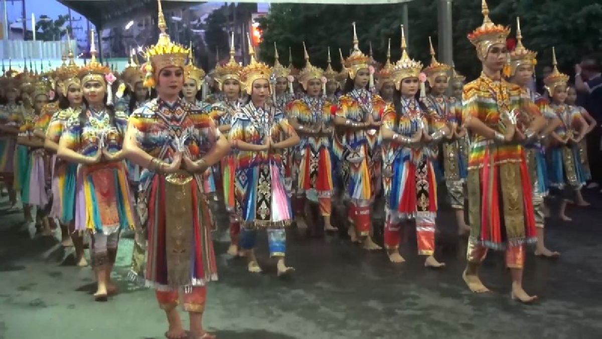 ฝนไม่เป็นอุปสรรค..!! ชาวบ้านสงขลาร่วมพิธีเปิด "ตลาดประชารัฐ ตลาดวัฒนธรรม ถนนสายวัฒนธรรมเมืองเก่าสงขลา" อย่างคับคั่ง