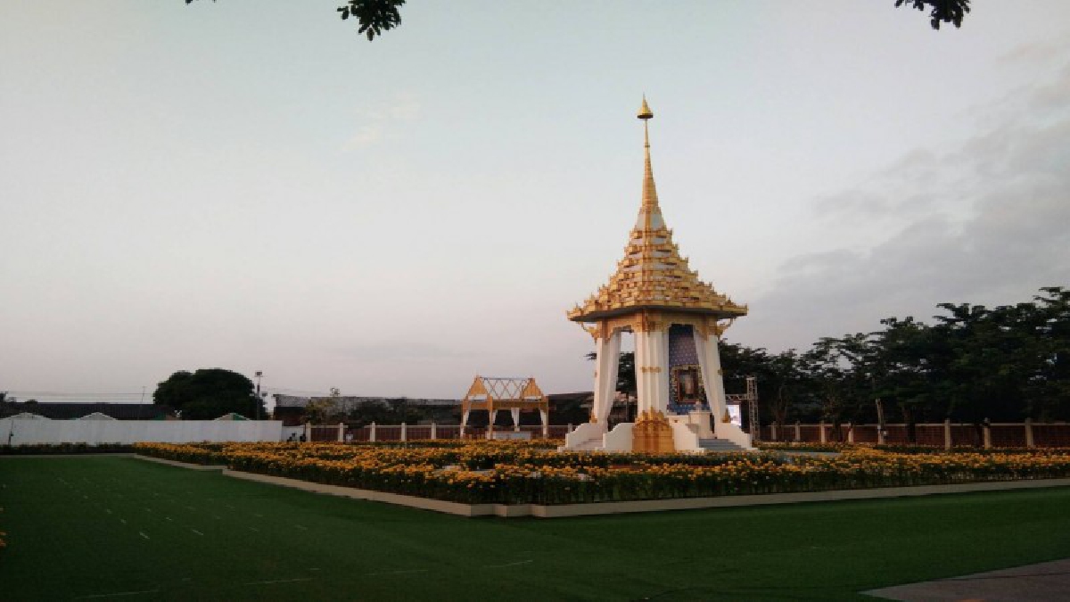 สุดอาลัย..!!! จังหวัดหนองคาย จัดพิธีสวดถอดถอน พระเมรุมาศจำลอง หลังพิธีถวายพระเพลิงพระบรมศพในหลวง ร.๙ (มีคลิป)