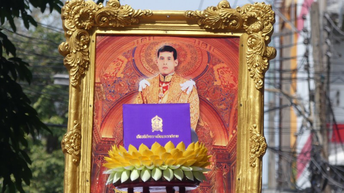 ปทุมธานี..!! หม่อมหลวงปนัดดา อัญเชิญเกียรติบัตรรางวัลสถานศึกษา รางวัลพระราชทานโรงเรียนธัญบุรี