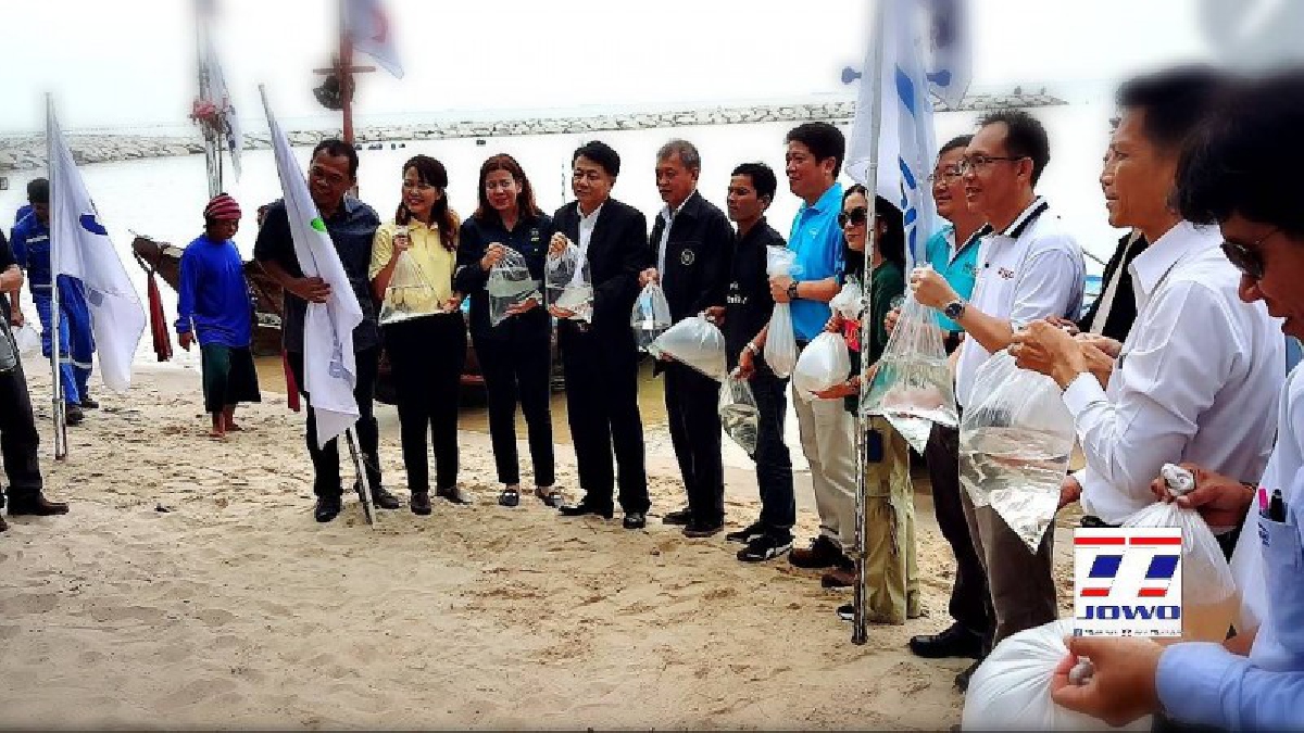 ระยอง..!! กลุ่มบริษัทโรงงานอุตสาหกรรม มาบตาพุด ปล่อยพันธุ์สัตว์น้ำเพื่อถวายพระราชกุศล แด่ในหลวงรัชกาลที่ ๙ (มีคลิป)