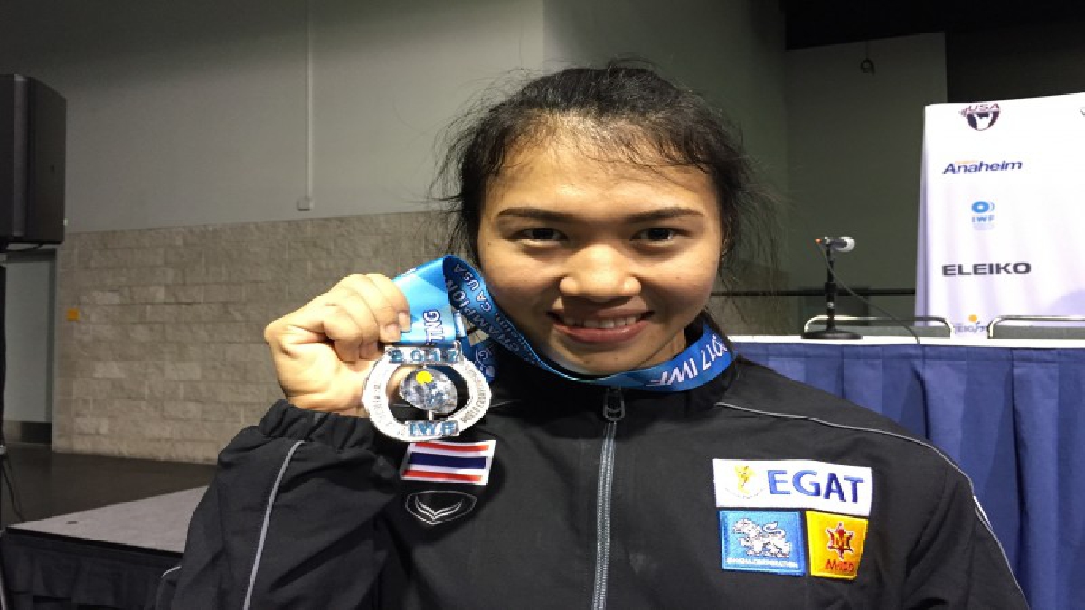 เต็มที่แล้ว ไตรรัตน์-รัตนวรรณ์ เก็บเงินยกเหล็กโบกเพิ่ม