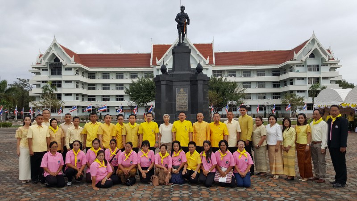 พ่อเมืองสระแก้ว ร่วมกับพสกนิกรทุกหมู่เหล่า ร่วมทำบุญถวายเป็นพระราชกุศล ในหลวง ร.9 เนื่องในวันพ่อแห่งชาติ และวันชาติ ..!! (มีคลิป)