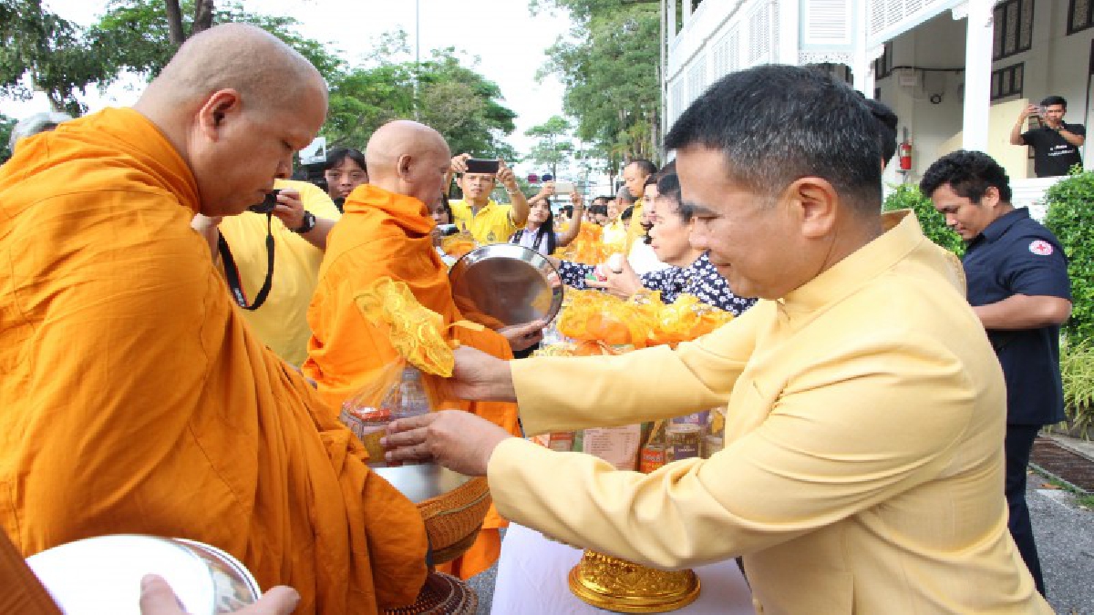 ภูเก็ต !! จัดกิจกรรม “ความสุขจากพ่อ สู่ผืนแผ่นดิน” รวมพลังสามัคคี ทำความดีเพื่อประโยชน์ส่วนรวม ถวายเป็นพระราชกุศลพ่อหลวง ร.9