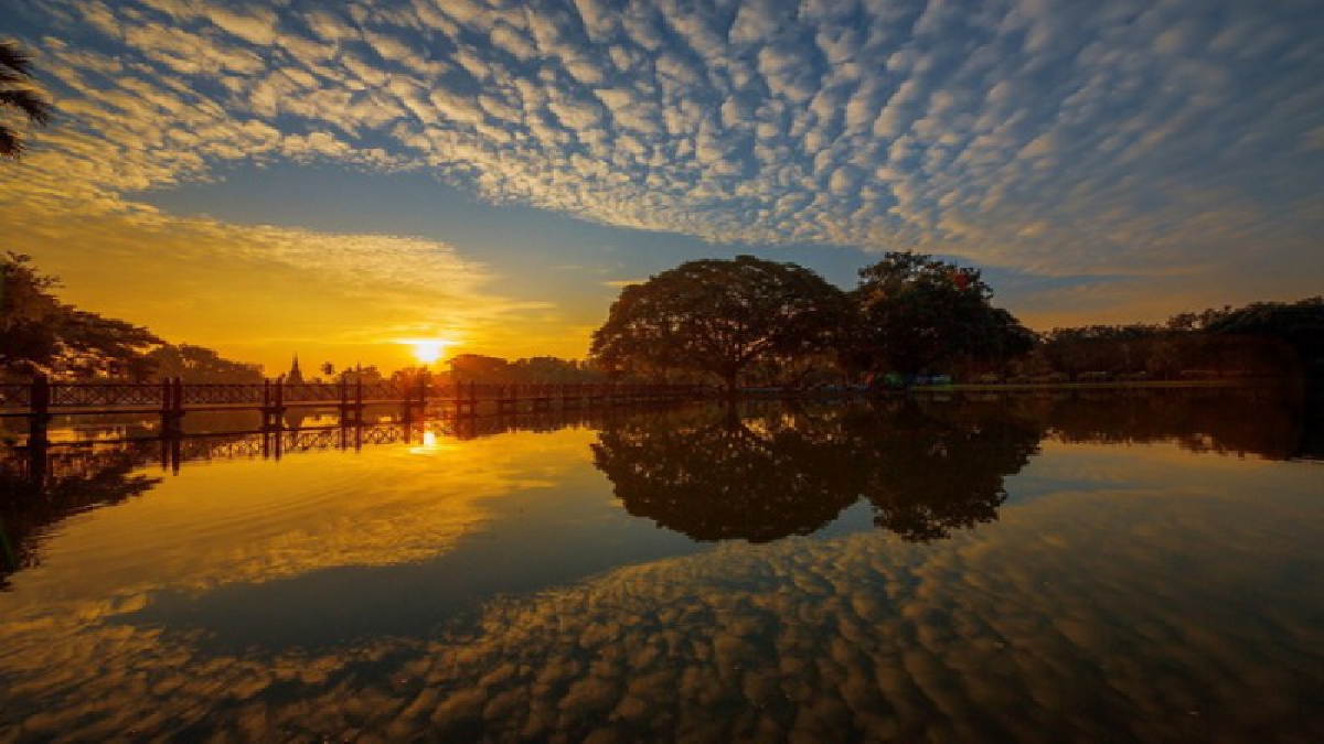งดงามเหนือคำบรรยาย!! ภาพรุ่งอรุณแห่งความสุข คว้าชนะเลิศในการประกวด “มุมสวยโดนใจ สุโขทัยลอยกระทง” ได้เงิน 2 หมื่นบาทพร้อมโล่