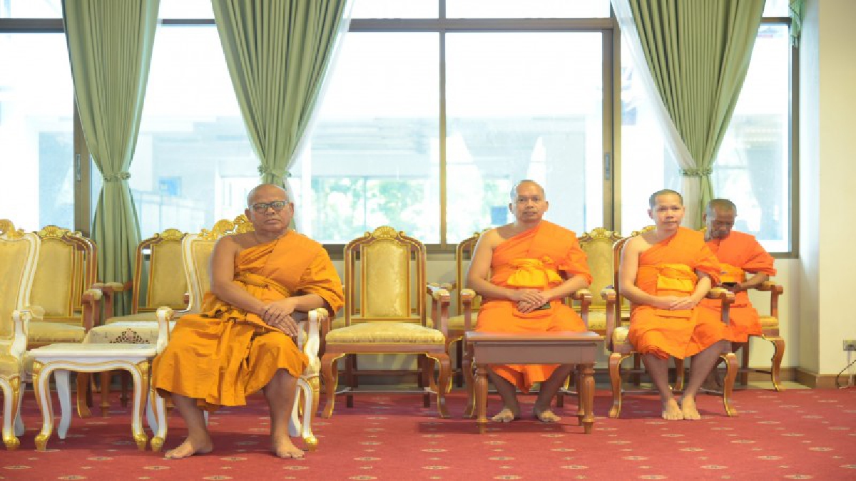 เจ้าคณะจังหวัดนครปฐม เปิดการตรวจข้อสอบธรรมหลวงชั้นตรี ในเขตปกครองคณะสงฆ์ภาค 14