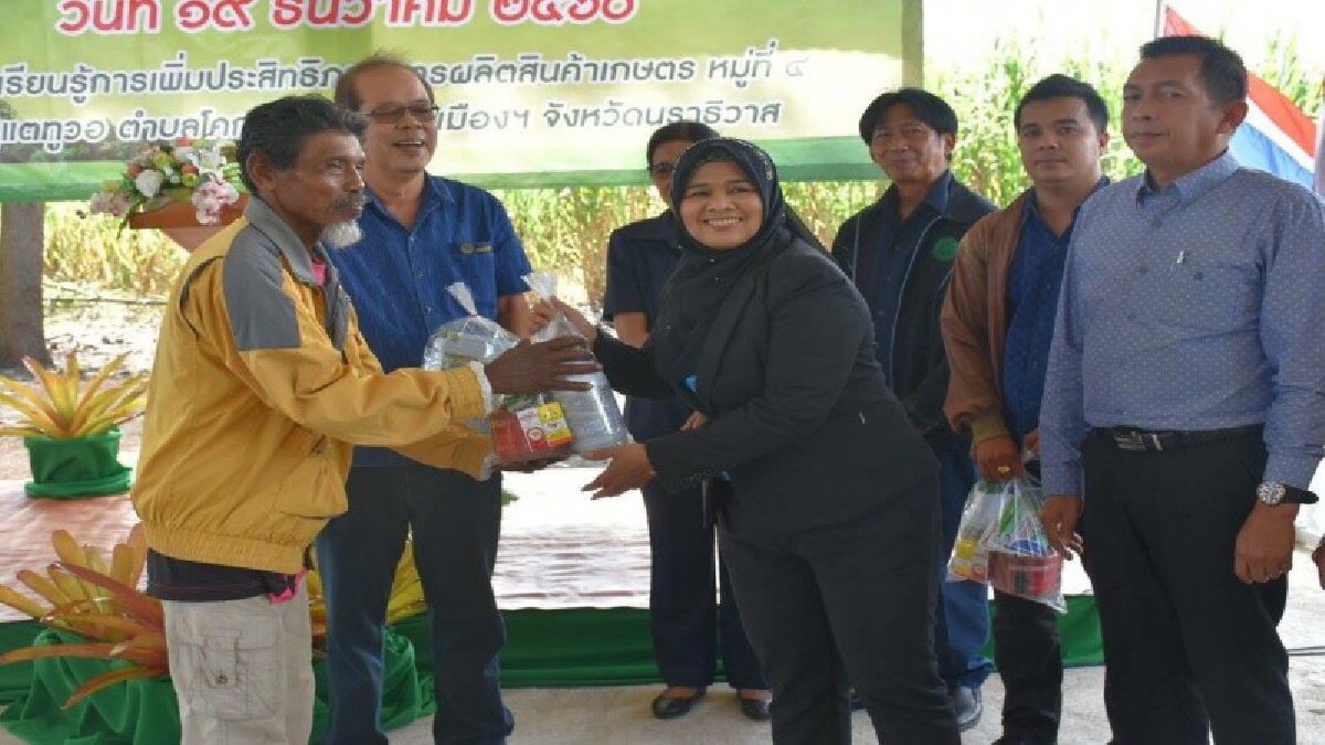 หน่วยงานในสังกัดกระทรวงเกษตรและสหกรณ์จังหวัดนราธิวาส จัดโครงการคลินิกเกษตรเคลื่อนที่ พร้อมแนะนำมาตรการช่วยเหลือและฟื้นฟูเกษตรกร