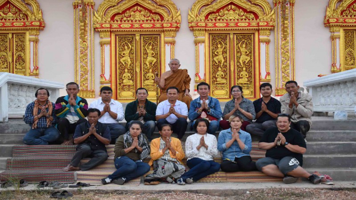 กาฬสินธุ์ !! สานสัมพันธ์ไทย-กัมพูชา รับเศียรพญานาคหนัก 15 ตัน ประทับหน้าพระมหามณฑปมงคลยอดแก้ว  วัดป่าพุทธมงคล!