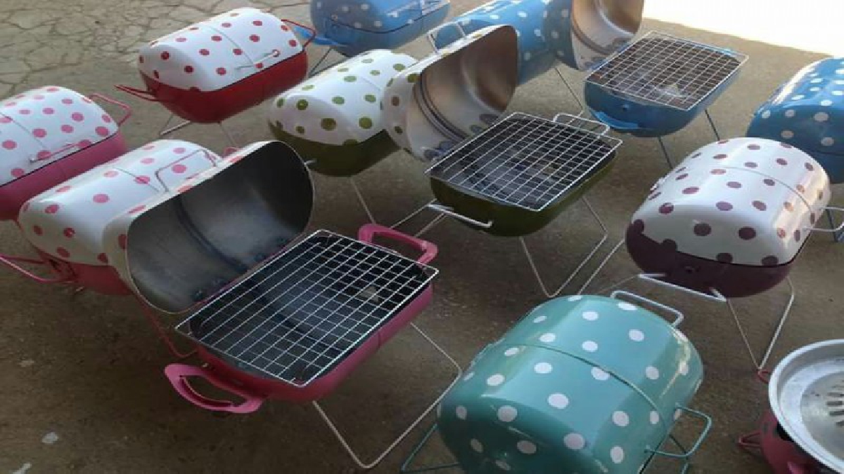 ครูพักลักจำ!! หนุ่มไร่อ้อยดัดแปลงถังน้ำยาแอร์ ทำเตาปิ้งย่าง พร้อมเพนท์ลวดลาย ใส่ไอเดียร์เก๋ๆ โพสต์เฟสบุ้คขาย ทำยอดสั่งจองล้นทุกวัน!