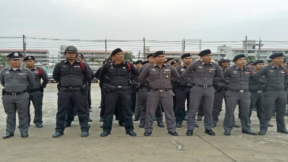 ตร.-ทหารปราจีนบุรี ปล่อยแถวระดมกวาดล้างในช่วงเทศกาลปีใหม่