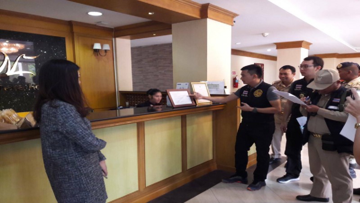 เอาจริงแล้วนะ..!! พนักงานฝ่ายปกครอง จ.หนองคาย ลั่นเอาจริง ลุยตรวจ/จับ โรงแรมทั้งได้รับอนุญาตและไม่ได้รับอนุญาต (มีคลิป)