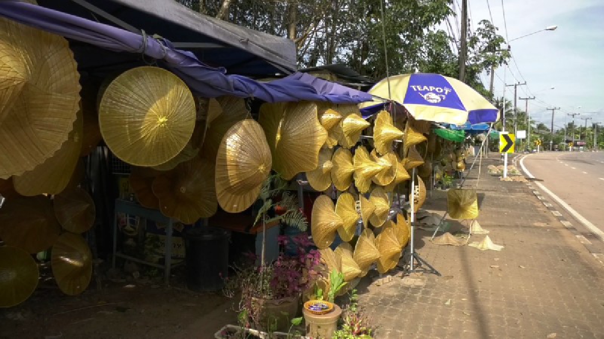 งอบใบจาก !! สินค้า OTOP บ้านน้ำเชี่ยว อีกหนึ่งผลิตภัณฑ์ของขวัญปีใหม่