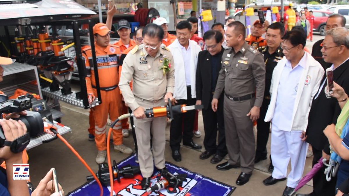 โคราช ระดมกำลังคนพร้อมยุทโธปกรณ์ เตรียมความพร้อมรับมืออุบัติเหตุทางถนน ช่วงเทศกาลปีใหม่ 2561