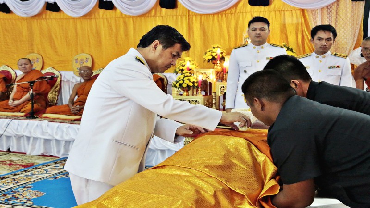 สมเด็จพระเจ้าอยู่หัว โปรดเกล้าฯ พระราชทานน้ำหลวงสรงศพ พระครูศรีปรีชากร หลวงพ่อเยื่อ วัดเขาน้อย