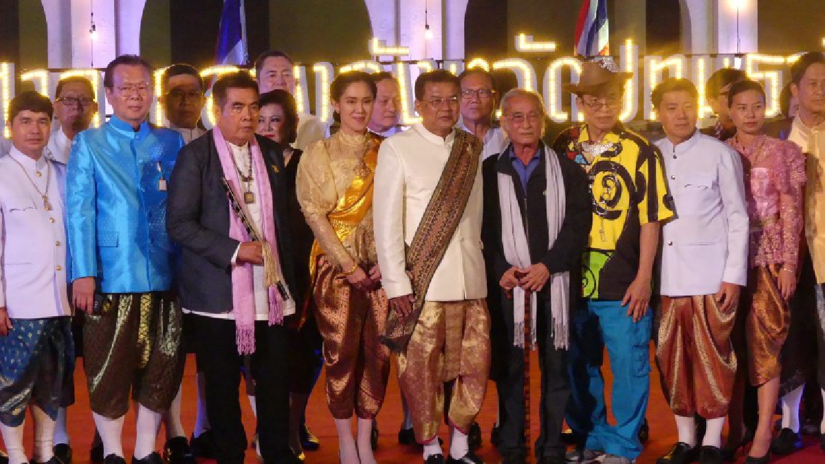 ปทุมธานี !! ผวจ.เปิดงานฉลอง 100 ปีศาลากลางจังหวัดปทุมธานีหลังเก่า ย้อนวิถีวันวานสมัย ร.6