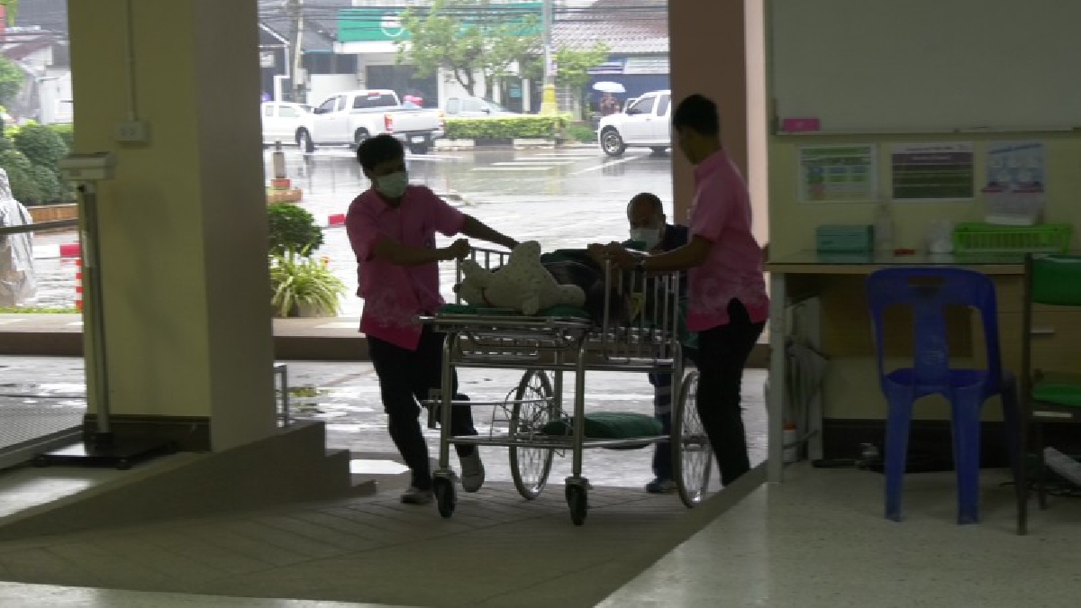 เตรียมพร้อม!!โรงพยาบาลตราด เสริมแพทย์,พยาบาลเป็น 2 เท่า รับมืออุบัติเหตุปีใหม่ตราด 2561 (คลิป)