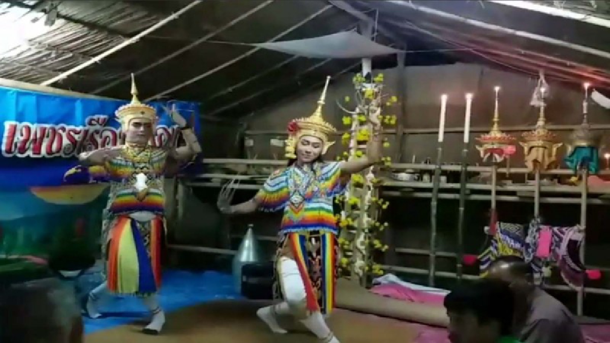 สุดทึ่ง!!!ตำบลนาหลวงเสน เมืองคอนร่วมพิธีเจ้าโรงครูโนส่งท้ายปีเก่าต้อนรับปีใหม่ยกทั้งตำบล-วอนลูกหลานคนรุ่นใหม่รักษาสืบทอดคู่สังคมตลอดไป(คลิป)