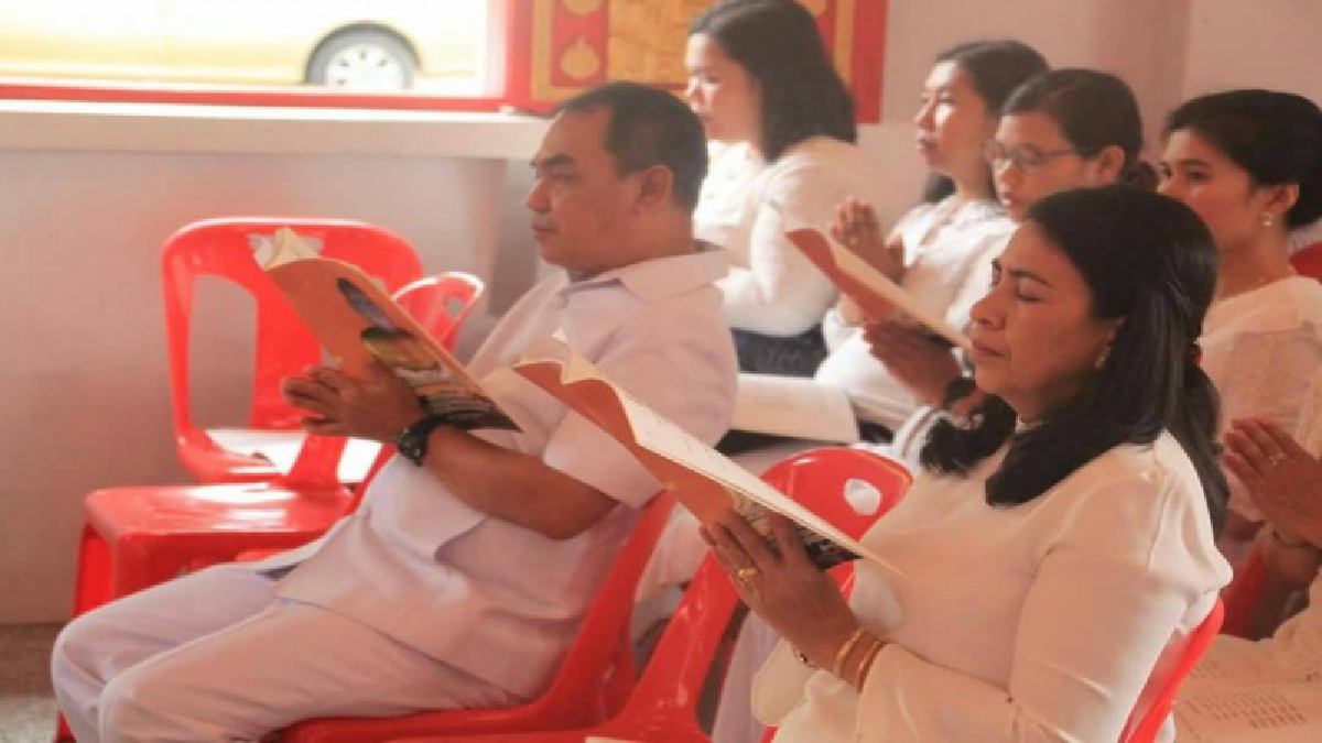 ข้าราชการและประชาชน จ.สุราษฎร์ธานีพร้อมใจประกอบพิธีเจริญพระพุทธมนต์เฉลิมพระเกียรติถวายเป็นพระราชกุศลแด่ในหลวงรัชกาลที่ 10