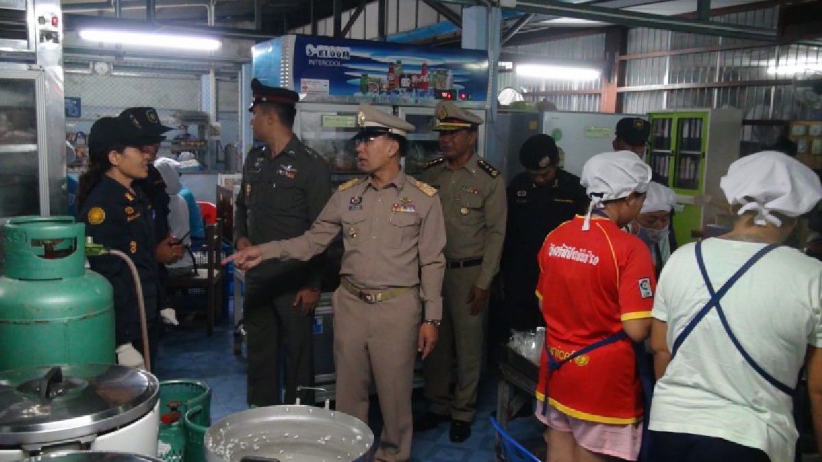 พัทลุงสนธิกำลังกว่า 100 นาย จู่โจมบุกค้นเรือนจำจังหวัดพัทลุงตอนรุ่งสาง ค้นหาสิ่งต้องห้ามทุกชนิด จับผู้ต้องขังตรวจปัสสาวะ